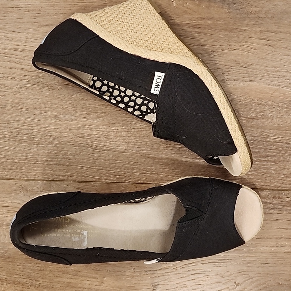 TOMS Black Peep Tow Wedges Espadrille Slip On Shoes Sandals Canvas size 7